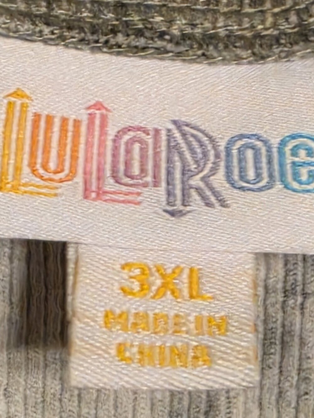 Lularoe Kelly Top - Picture 3 of 4